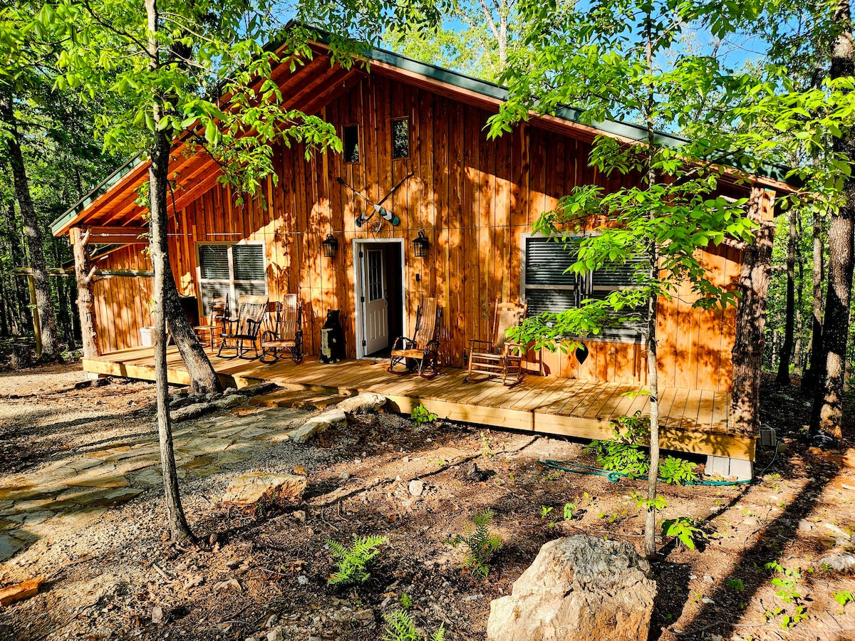Hideaway Cabin near Mammoth Springs, Ark