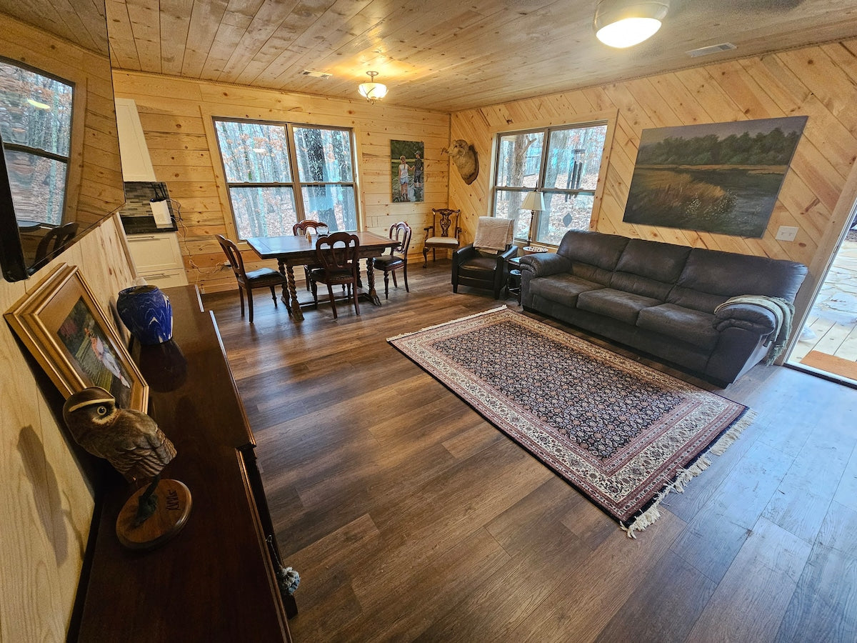 Hideaway Cabin near Mammoth Springs, Ark
