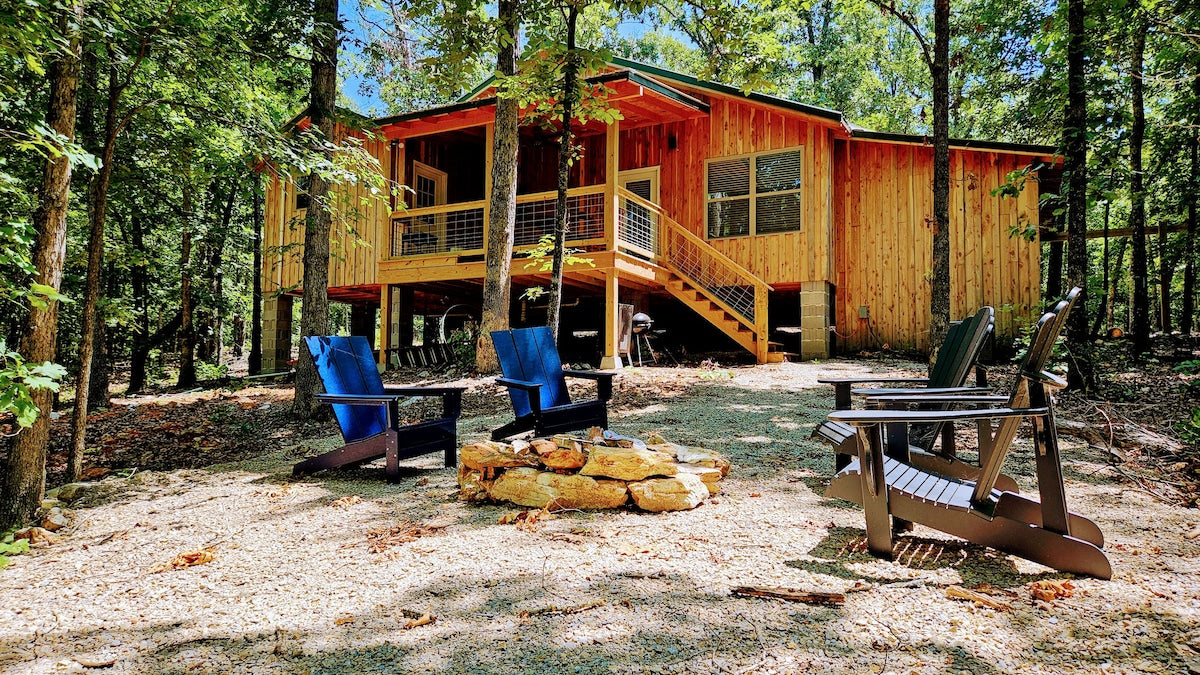 Hideaway Cabin near Mammoth Springs, Ark
