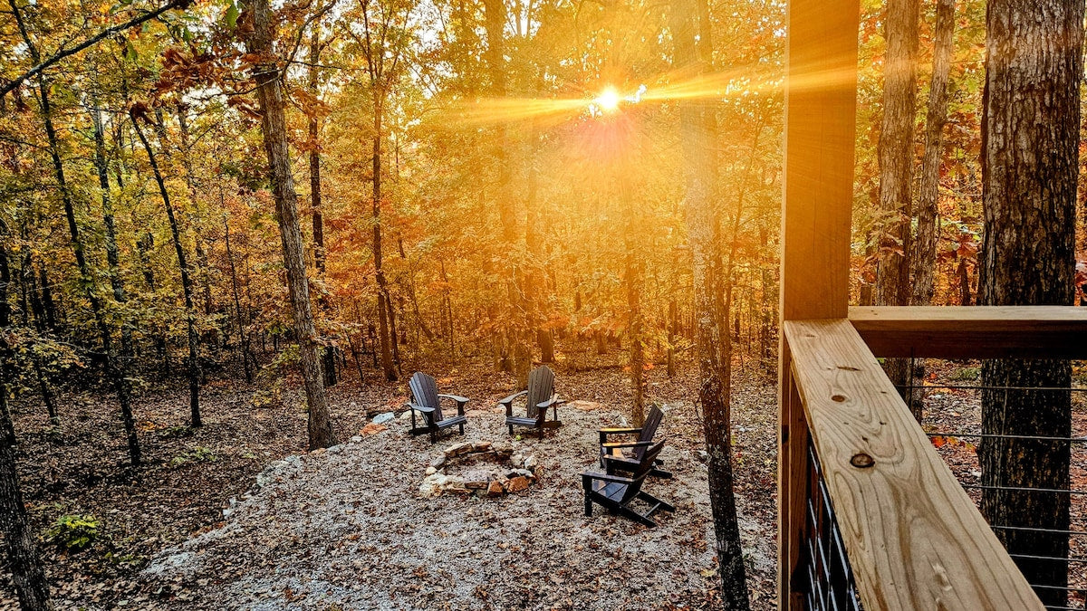 Hideaway Cabin near Mammoth Springs, Ark