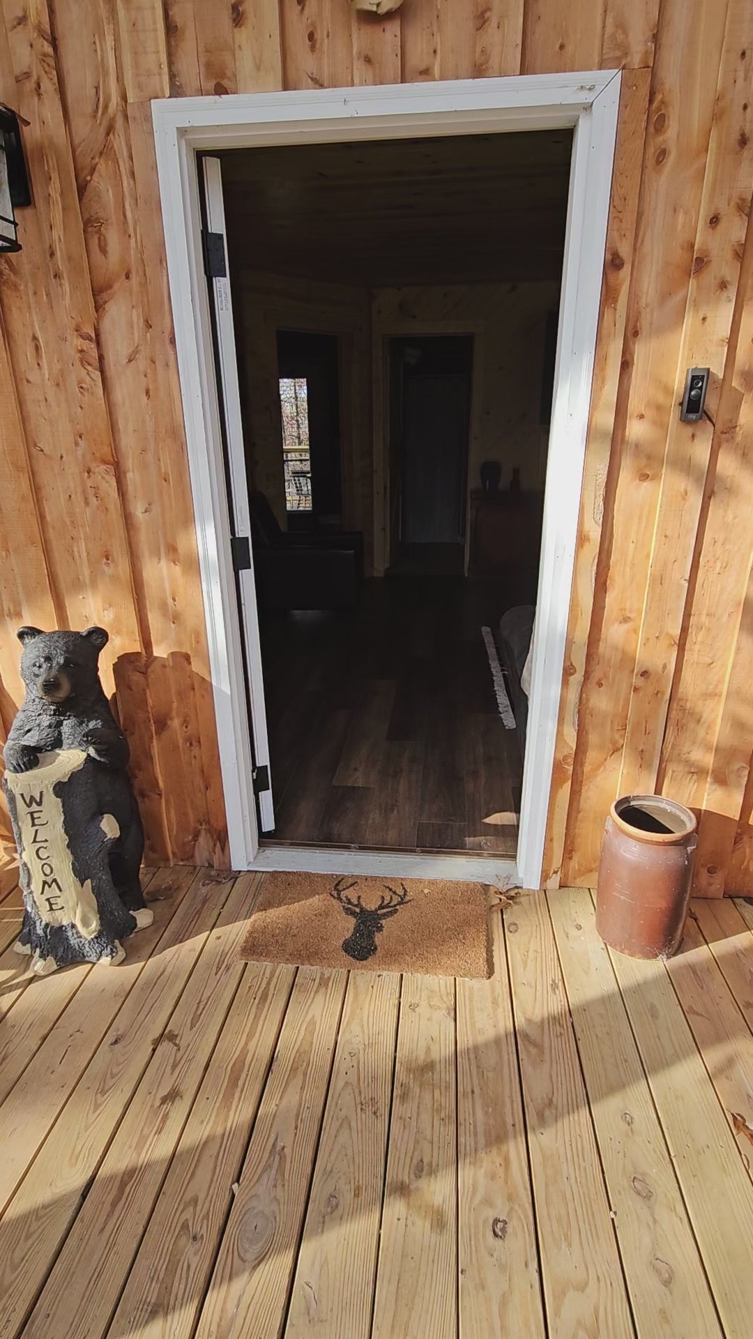 Load video: [Hideaway Cabin]